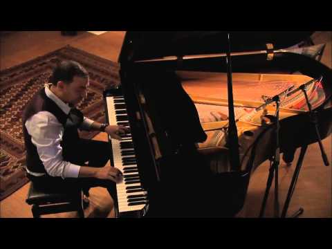 أبوظبي الأولى في أبريل