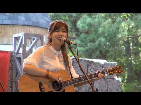 KD 김희진 행복의 나라로 통기타 음악 50주년 축하공연 중에서 KD 김희진 행복의 나라로 통기타 음악 50주년 축하공연 중에서