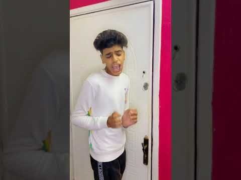 لما أمك تقولك خد الزباله معاك