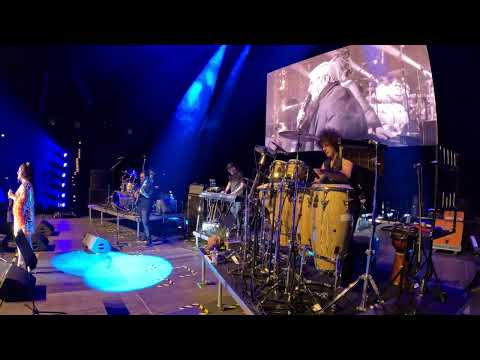 اهنگ کویر از خانوم گوگوش با صدای فوق العاده ی سحر عزیز کنسرت شهر هامبورگ پرکاشن محمد رئوفی