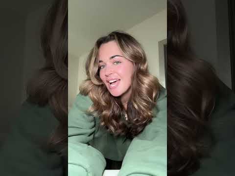 Beautiful Brunette Glows In Cute Hoodie Brunettebeauty Greeneyes Hoodiefashion