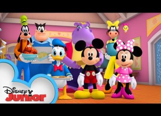  Happy Thanksgiving From Mickey And Friends Mickey Mouse Mixed Up Adventures Disneyjr