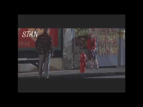 ازازة فودكا مرمية عالكورنيش وانا وانت بنرقص في الطريق مجانين