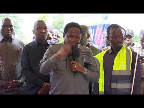 WAZIRI MKUU ANAWEKA JIWE LA MSINGI SHULE YA AMALI YA SEKONDARI RUKWA