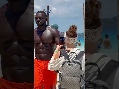 Schwarzer Mann Erscheint Am Strand Und Macht Alle Sprachlos Model Travel Africa Funny