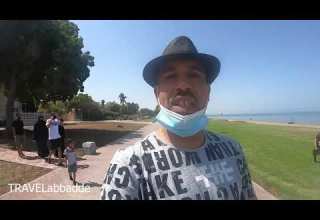 عمر يجرب المبيت في جراند حياة