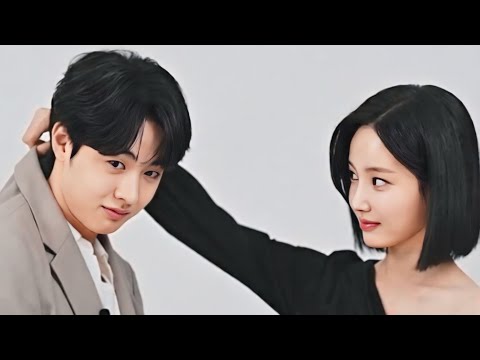 بنت جميله عندها فوبيا من البشر فبتصنع روبوت علشان تتعايش معاه لكن بيظهرلها ممثل وسيم بيوقعها فحبه