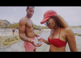 Naomi Silvanie JOY Dushi Feeling