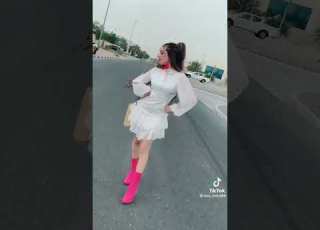 لانا ولين بلباس باربي