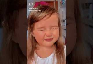 عيون زرقاء روووووعة