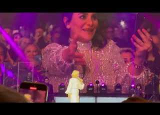 Googoosh First Medley Hala Bavar Konam Gol Bi Goldoun Final Chapter Tour Las Vegas 4K HDR