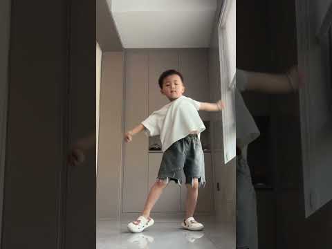 Eenie Meenie I M Too Embarrassed To Skip At The End EenieMeenie SeanKingston JustinBiebe