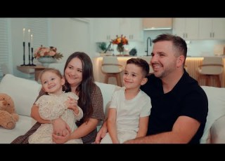 Незлічу дарунки Сім я Дацькі Family Song 4K українською Music подяка