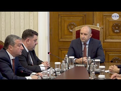 БСП Обединена левица пристигна на Дондуков 2 за консултации с президента Румен Радев