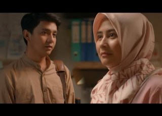 A Young Man Is Confused Between His Childhood Love And The Girl He Fell In Love With At First Sight