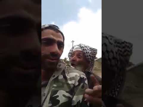 يمني كبير السن ويعرف قواعد اللغة العربية