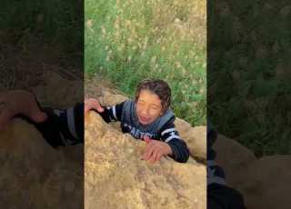 عصابه شريره مرضتش تنقز طفل كان هيقع من فوق الجبر العالي وانا انقزتو