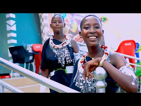 Neema Kwenye Shoo Ya Yeyolai Nassoro Akitumbuiza