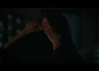 In The Dark 4x03 Kissing Scene Murphy And Max Perry Mattfeld And Casey Deidrick