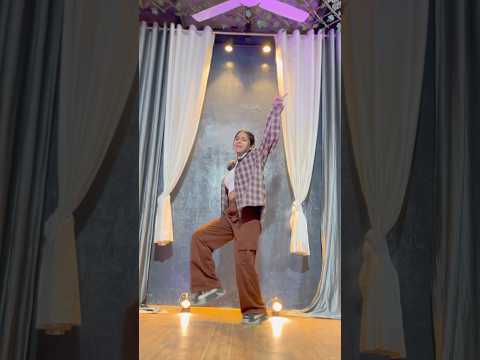 Akela Hai Mr Khiladi Viral Love Trending Akelahaimrkhiladi Bollywood Dance