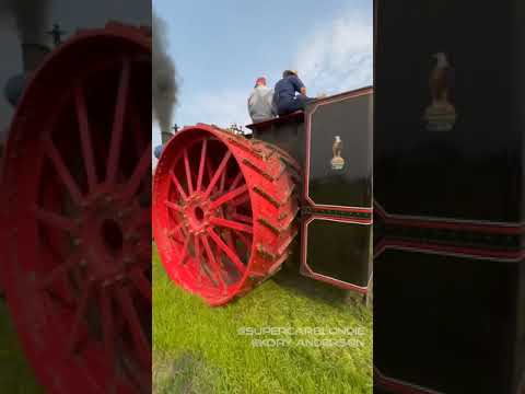 جرار زراعي عملاق يعمل علي البخار حرث الارض