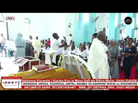 Waamini Wakitoa Salamu Za Rambirambi Misa Ya Kumwombea Padre Peter Kunambi Kanisa Kuu Bagamoyo Waamini Wakitoa Salamu Za Rambirambi Misa Ya Kumwombea Padre Peter Kunambi Kanisa Kuu Bagamoyo