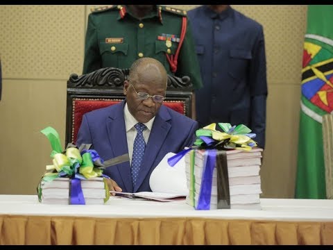 HOTUBA YA RAIS MAGUFULI BAADA YA KUPOKEA RIPOTI YA UCHUNGUZI WA MADINI YA ALMASI NA TANZANITE HOTUBA YA RAIS MAGUFULI BAADA YA KUPOKEA RIPOTI YA UCHUNGUZI WA MADINI YA ALMASI NA TANZANITE