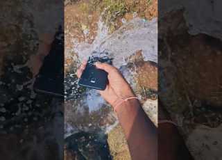 Motorola Edge 40 Neo Water Test IP68