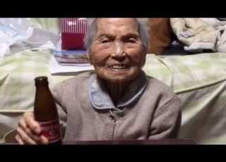 110歳みよちゃん オロナミンCで元気ハツラツ