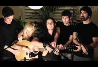 5 People Play One Guitar Somebody I Used To Know Cover