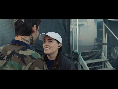 Miriam Bryant Black Car Tour Bus Session