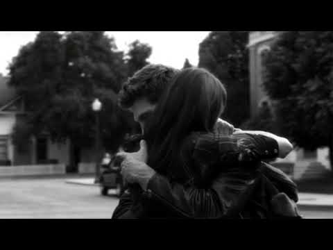 غايب وناسيني والا فاكرني وشاريني