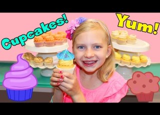 CUPCAKES FROSTING FUN BAKERY VISIT