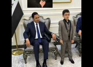 الطفل مصطفى ابن الموصل طلع مو بس بالقرآن ذكي حتى بحساب الرياضيات الأول عالعراق