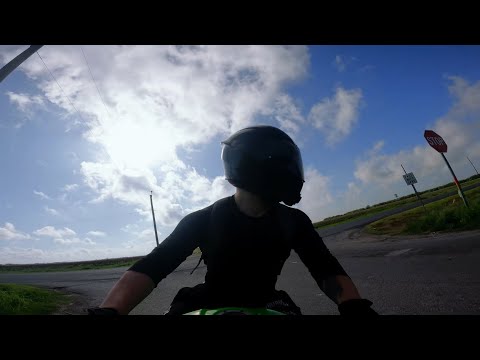 APPLAUSE LADY GAGA NINJA 300 RIDE