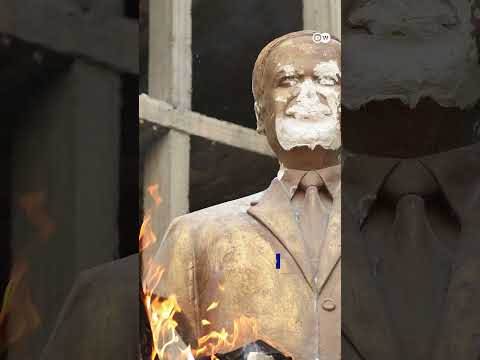 Syrian Rebel Fighters Set Fire To Tomb Of Assad S Father DW News