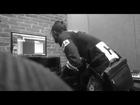 RICH MAVOKO RUDI Angalia Producer S2kizzy Akiwa Anatengeneza Mdundo Wa Richmavoko