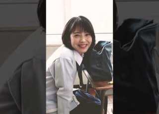 教科書を忘れる浜辺美波