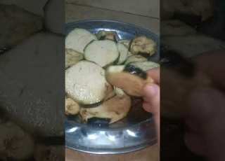 طريقه سهله لقلي الباذنجان الرومي من غير ما يشرب زيت