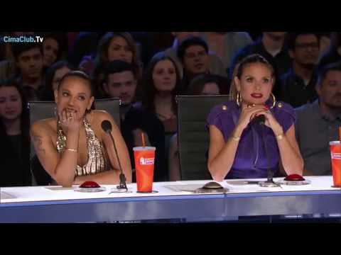 نصحها سايمون بان تعيش سنها American S Got Talent 2017 مترجم