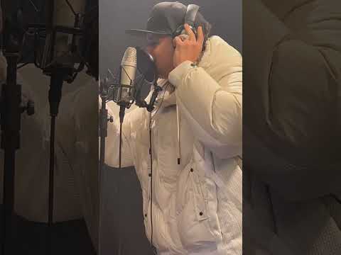 عاوز ايه يلا كواليس تسجيل اغنيه احنا صيع منحرفين