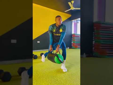 MZIZE AFANYA MAZOEZI HATARI YANGA MSIMU MPYA Simbanayanga Simba Mwananchi Timuyawananchi MZIZE AFANYA MAZOEZI HATARI YANGA MSIMU MPYA Simbanayanga Simba Mwananchi Timuyawananchi