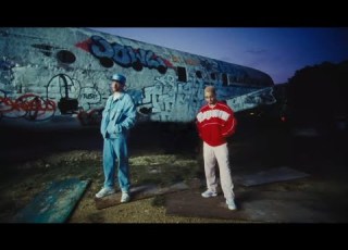VOLANDO MORA X BAD BUNNY
