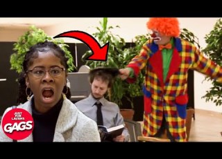  Killer Clown Makes A Victim Just For Laughs Gags