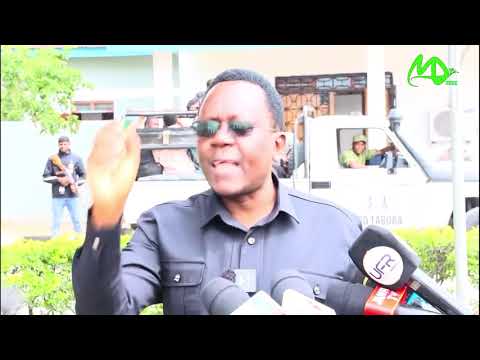 WANAFUNZI WAMPIGA MLINZI NA KUMNG OA MENO RC CHACHA AINGILIA KATI