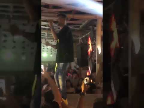 النجم صاصا يتفاعل مع جمهوره بأغنيه بالسلامه يلا شوف طريقك