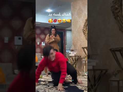 هناك لمسه يد عروس