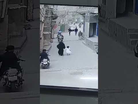 محاوله اختطاف بنت صغيرة وأخوها ينقذها في آخر لحظه ذمار اليمن