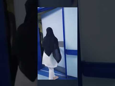 هذا اجنبي ترى مسؤول الاشعة في مستشفى محايل عسير اليوم 15 11 1440 يصارخ على بنت الوطن