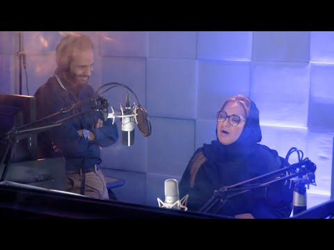 بعد 3 عقود عزيزة جلال تشدو برائعتها مستنياك حصريا في اللقاء من الصفر